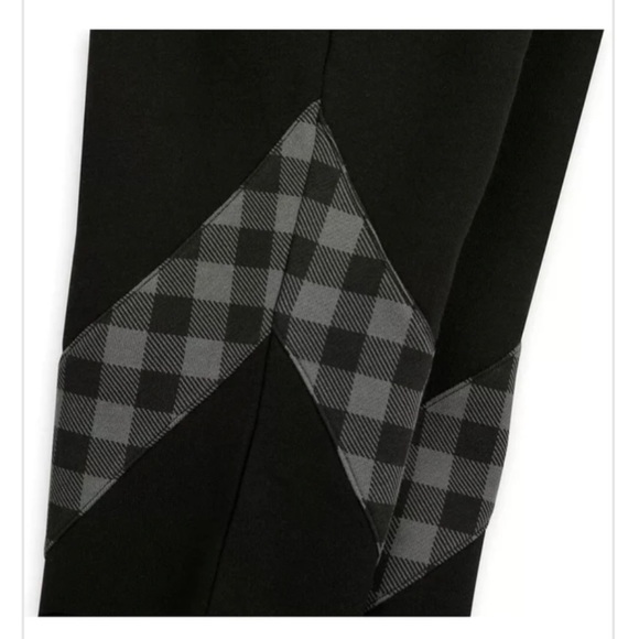 🎃Host Pick🎃Disney Halloween Joggers From 2021 Season, size 2xl - Picture 3 of 16